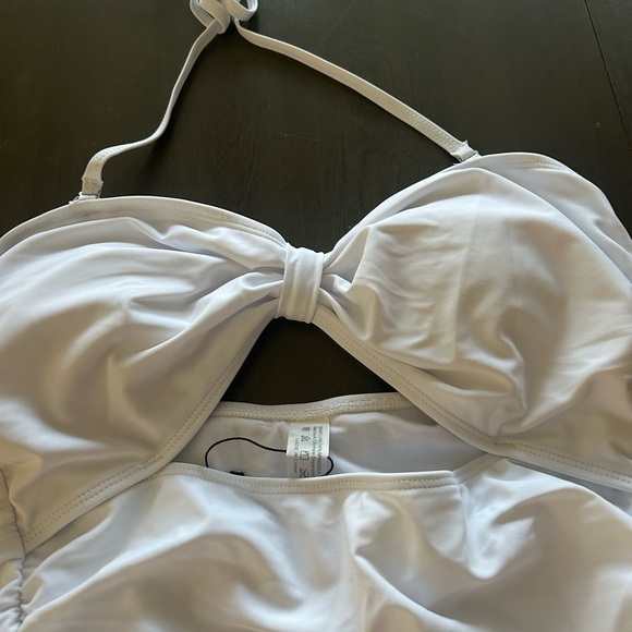 NWT Elegant White Swimsuit with cut out design size large - Picture 2 of 3